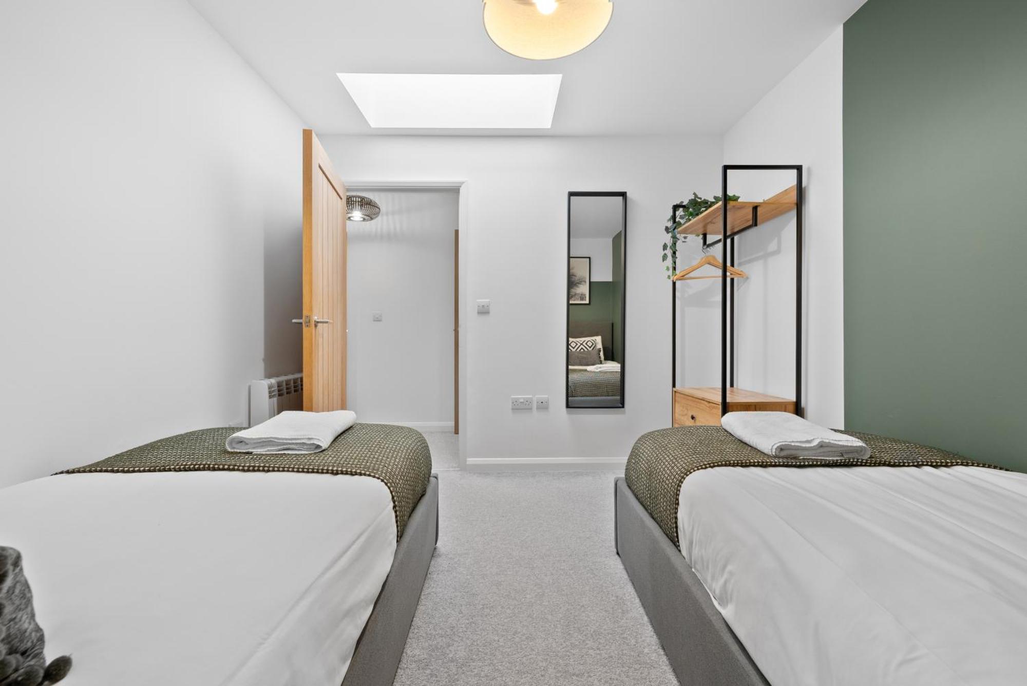 Glevum Lodge - 2 Bedroom Town Centre Apartment Cirencester Exterior foto