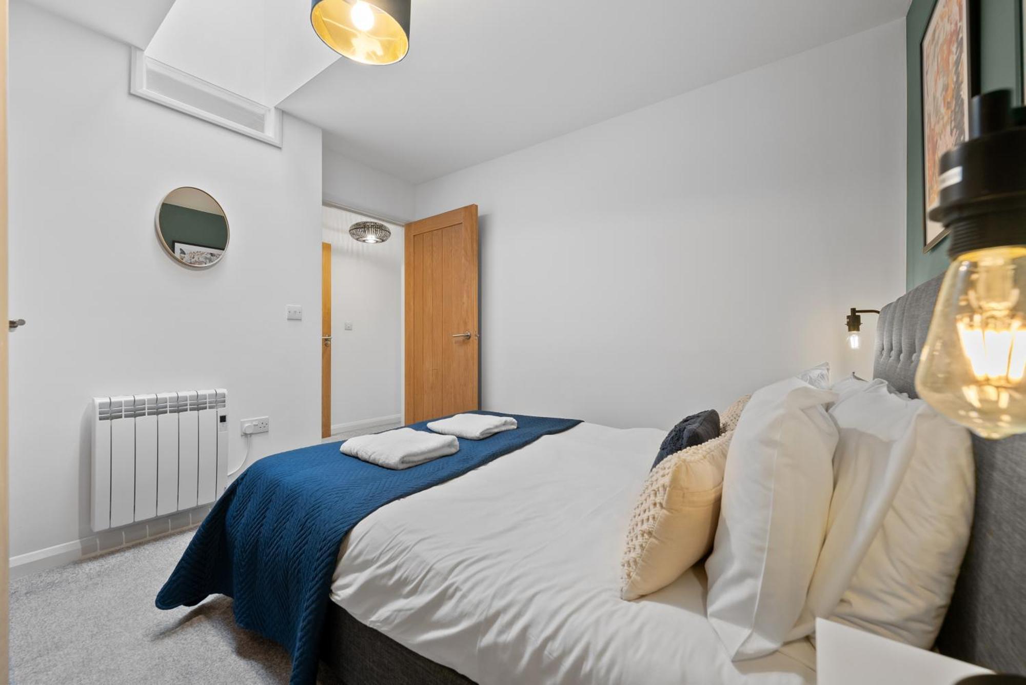 Glevum Lodge - 2 Bedroom Town Centre Apartment Cirencester Exterior foto